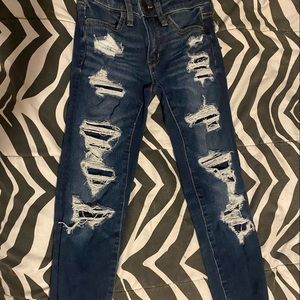 American Eagle distressed skinny jeans. Size 000 short. Worn once!